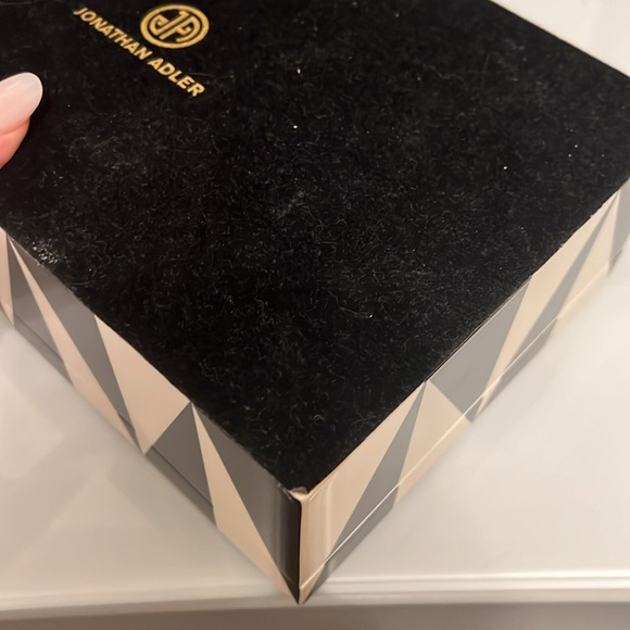 Jonathan Adler MEDIUM OP ART LACQUER BOX - Picture 11 of 17